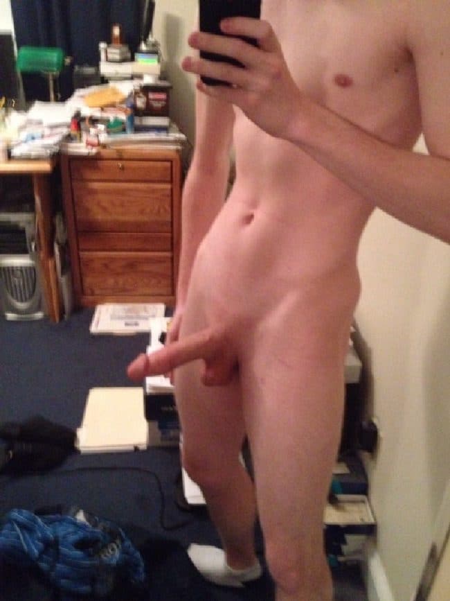 Nude Twink